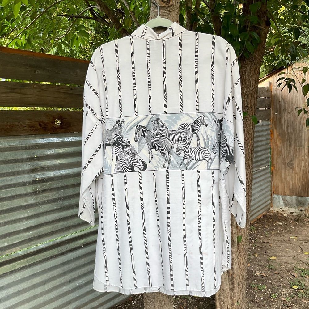 Vintage Oversized Zebra Button Down Shirt Size Large - Picture 7 of 13